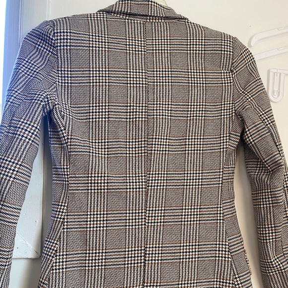 Beautiful female jacket - Picture 3 of 5